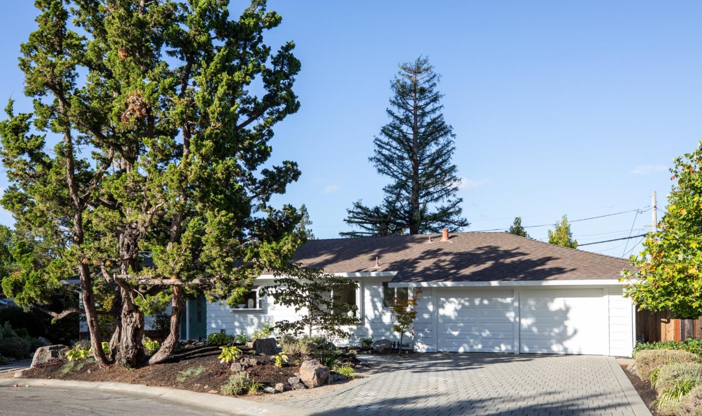 1929 Laver Court
