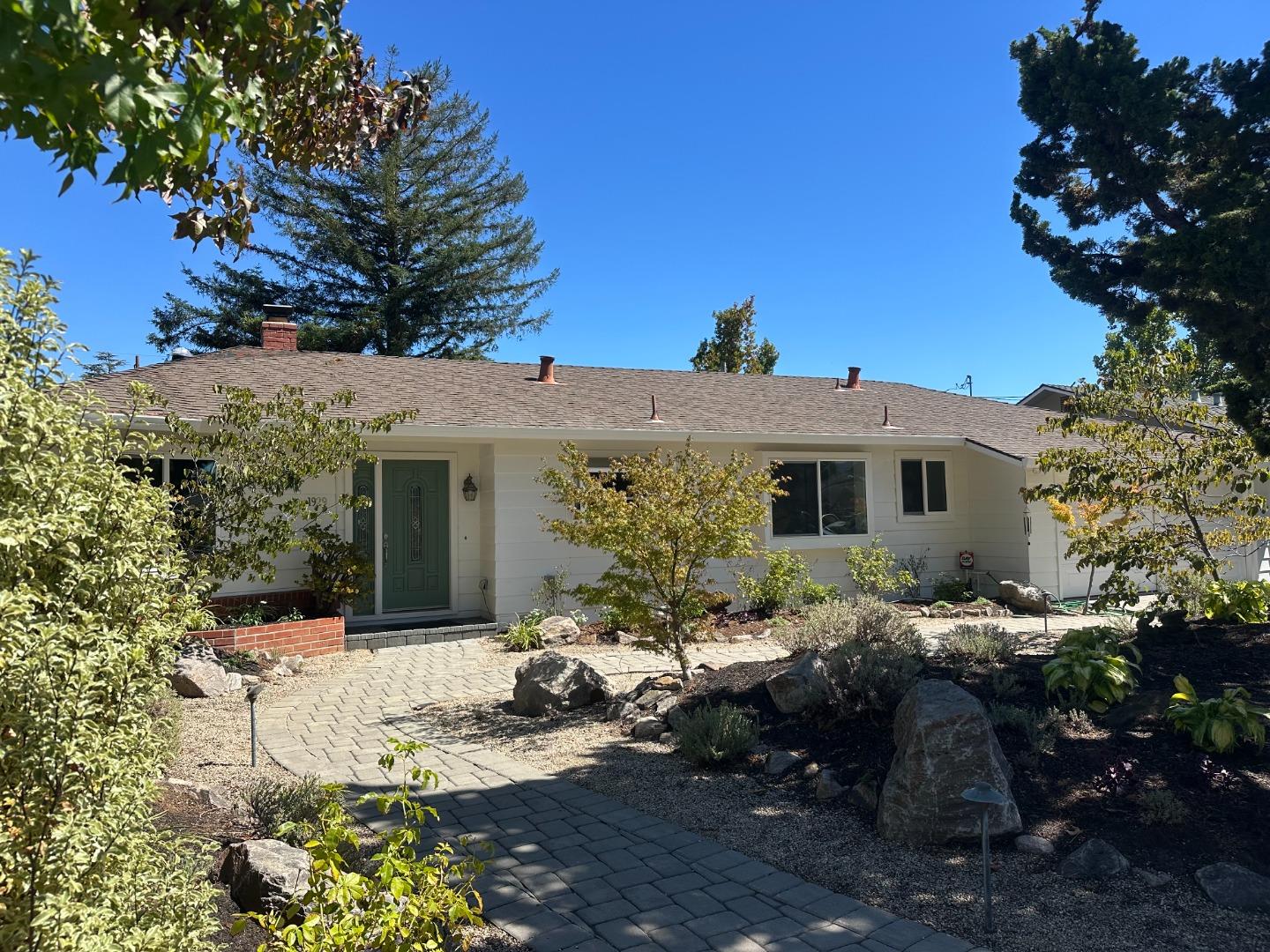1929 Laver Court