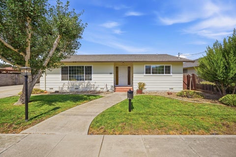 Photo of 56 Bundeson Drive, Hollister, CA 95023 (MLS # ML82059640)