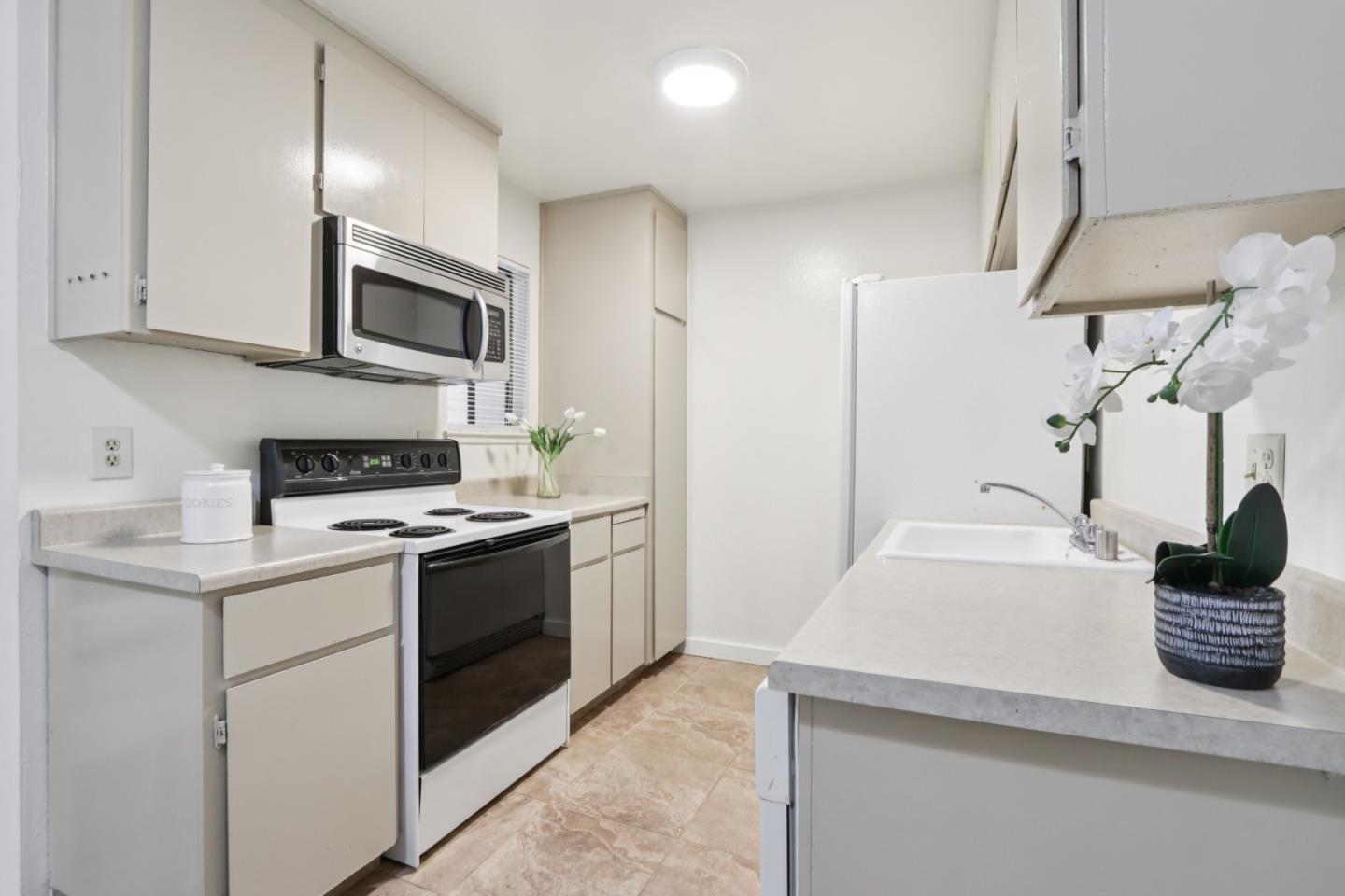 4205 Golden Oaks Lane