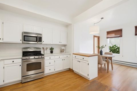 Tiny photo for 72 Fountain Street, SAN FRANCISCO, CA 94114 (MLS # ML82024437)