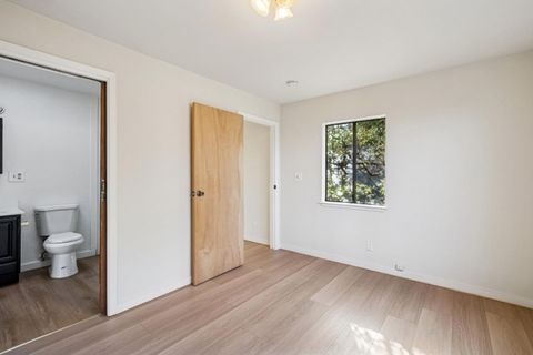 Tiny photo for 72 Fountain Street, SAN FRANCISCO, CA 94114 (MLS # ML82024437)