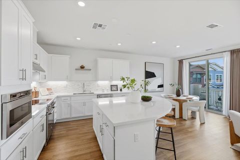 Tiny photo for 921 Magnolia Terrace #7, SUNNYVALE, CA 94086 (MLS # ML82032914)