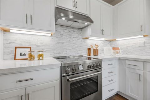 Tiny photo for 921 Magnolia Terrace #7, SUNNYVALE, CA 94086 (MLS # ML82032914)