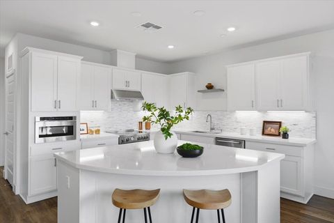 Tiny photo for 921 Magnolia Terrace #7, SUNNYVALE, CA 94086 (MLS # ML82032914)