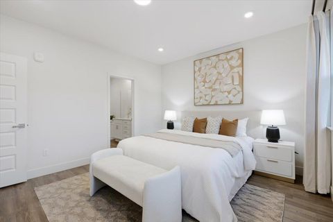 Tiny photo for 921 Magnolia Terrace #7, SUNNYVALE, CA 94086 (MLS # ML82032914)