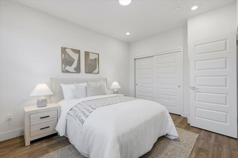 Tiny photo for 921 Magnolia Terrace #7, SUNNYVALE, CA 94086 (MLS # ML82032914)