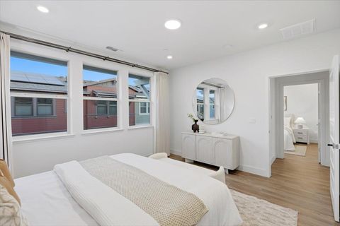 Tiny photo for 921 Magnolia Terrace #7, SUNNYVALE, CA 94086 (MLS # ML82032914)