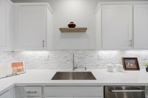 Tiny photo for 921 Magnolia Terrace #7, SUNNYVALE, CA 94086 (MLS # ML82032914)