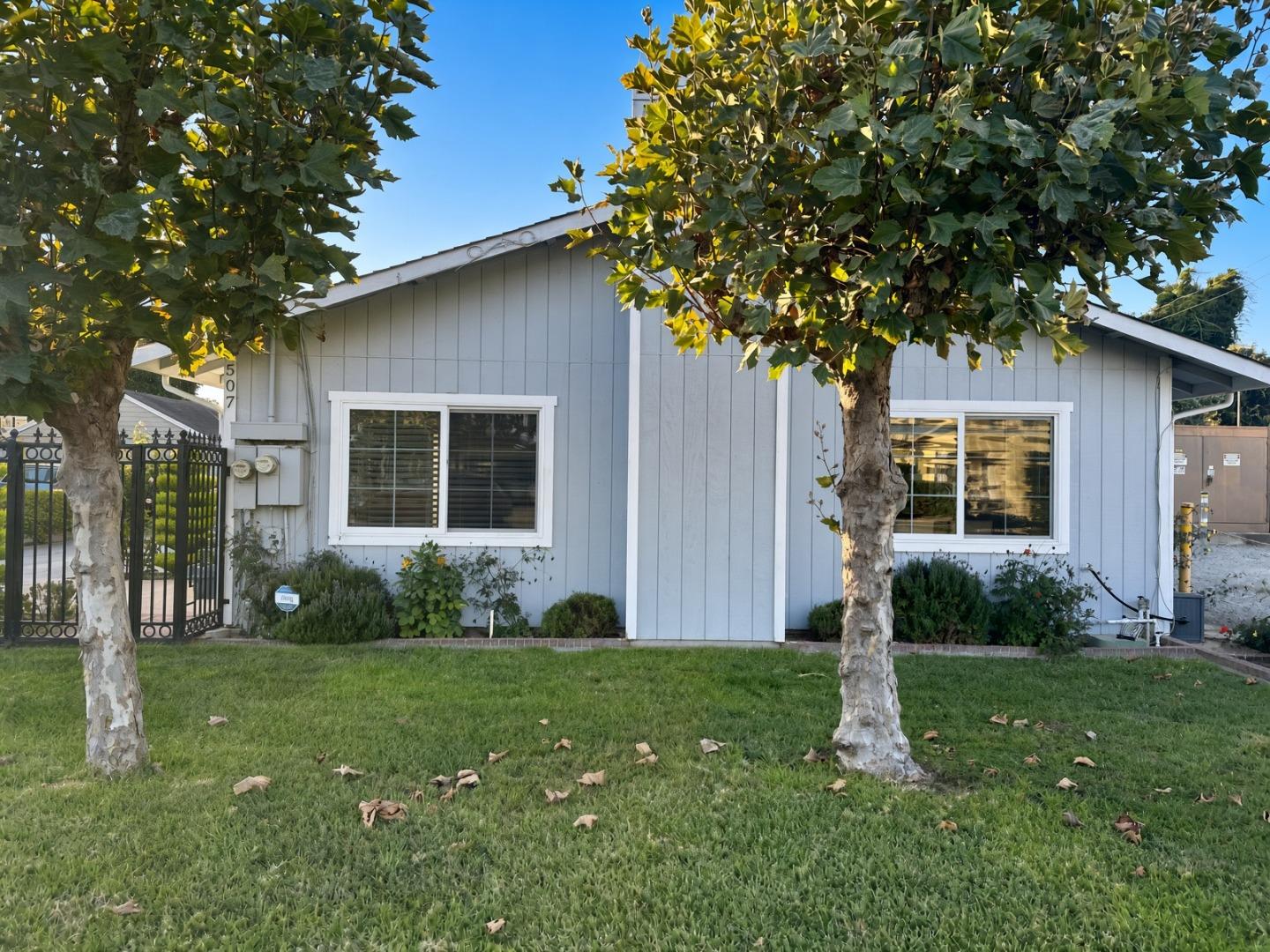 507 East Lake Avenue