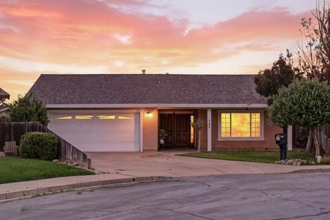 Tiny photo for 1260 Heather Glen Circle, HOLLISTER, CA 95023 (MLS # ML82027118)