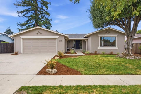 Photo of 6115 Corte De La Reina, SAN JOSE, CA 95120 (MLS # ML82058229)