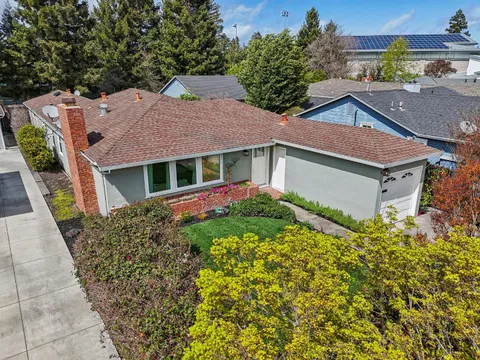 1230 Roosevelt Avenue, Redwood City, CA 94061 - #: ML82001471