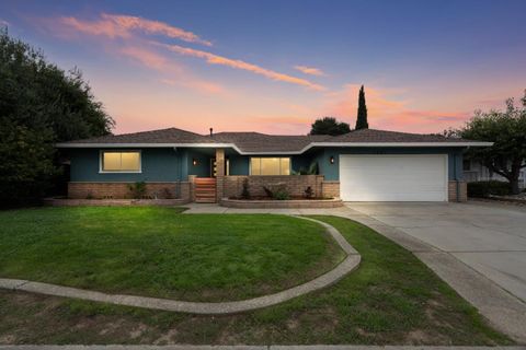 Photo of 1941 Memorial Drive, HOLLISTER, CA 95023 (MLS # ML82026092)