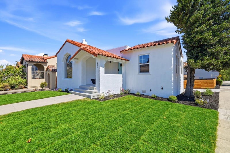 200 Magnolia Avenue