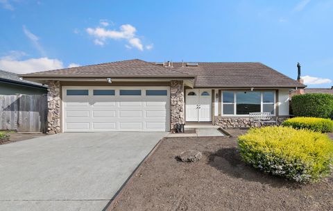 Photo of 1519 Hawser Lane, HALF MOON BAY, CA 94019 (MLS # ML82032358)