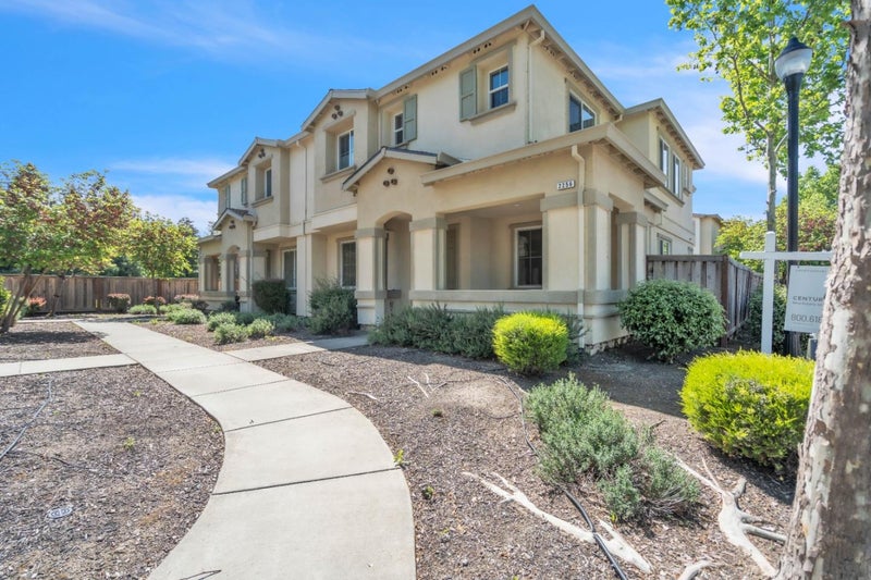 2256 Dorset Lane