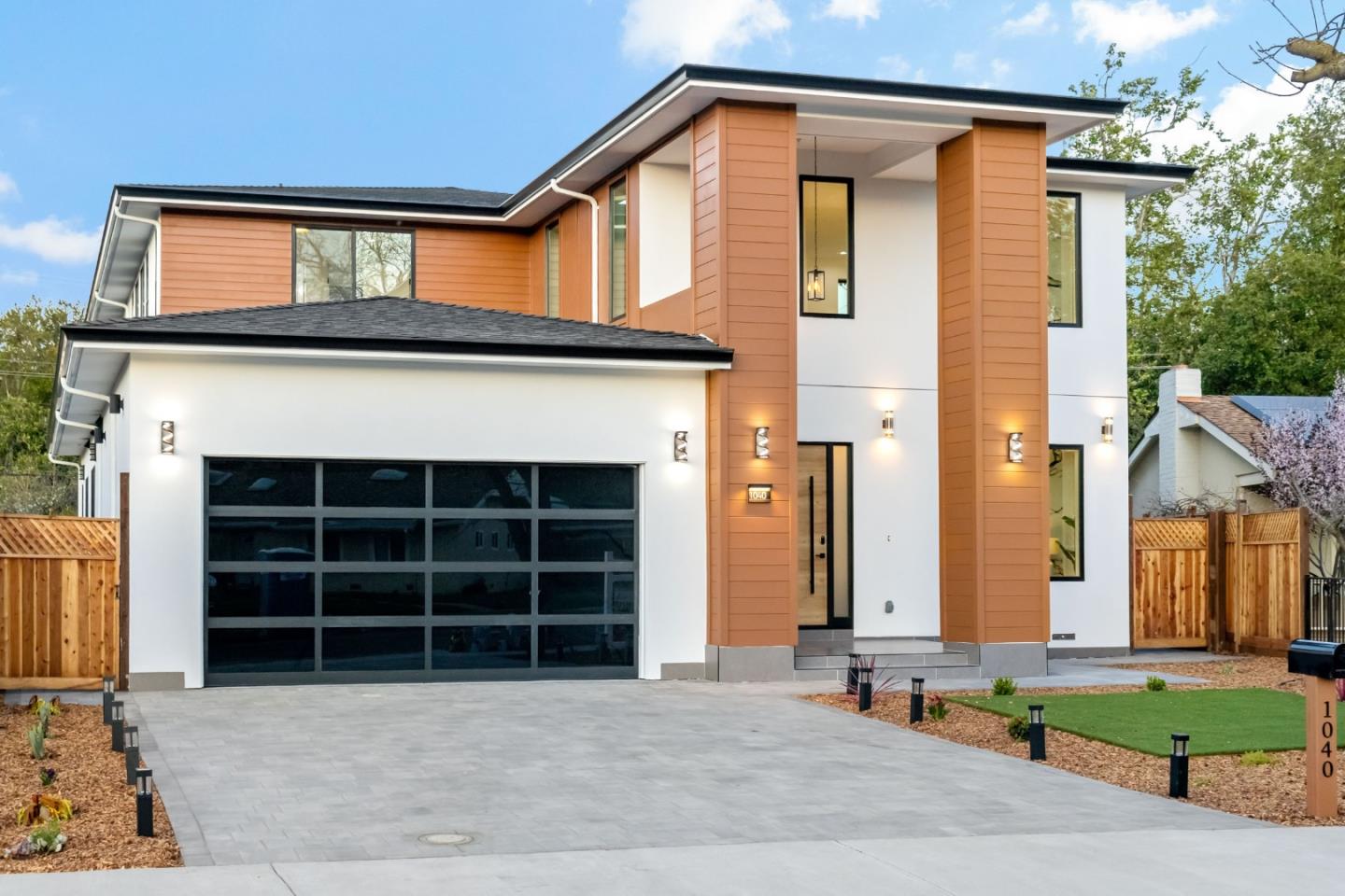 1040 West Riverside Way