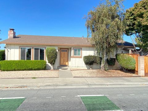 Photo of 500 Cloudview Drive, WATSONVILLE, CA 95076 (MLS # ML82053734)