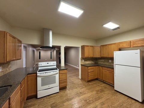 Photo of 284 E Birch Avenue, COALINGA, CA 93210 (MLS # ML82065464)