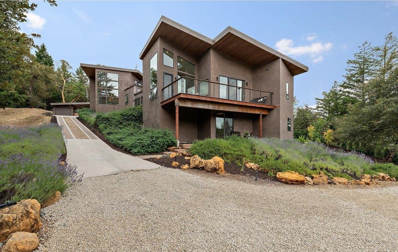 13755 Skyline Boulevard