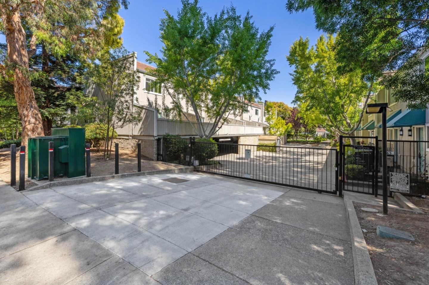 165 East Okeefe Street 10