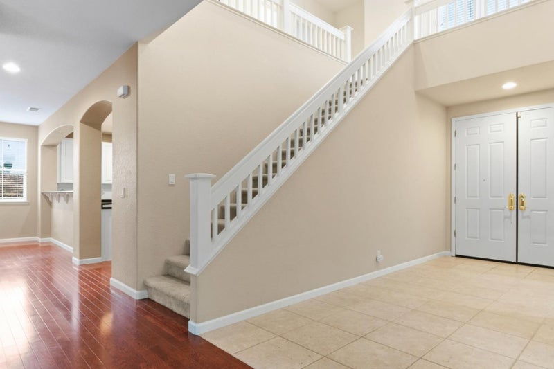 5011 Pacific Crest Drive