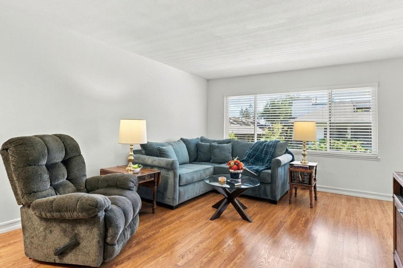 2140 Santa Cruz Avenue A207