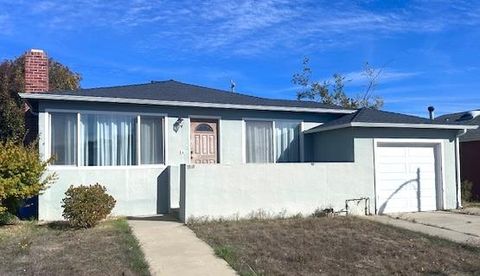 Photo of 1213 S Claremont Street, SAN MATEO, CA 94402 (MLS # ML82027315)