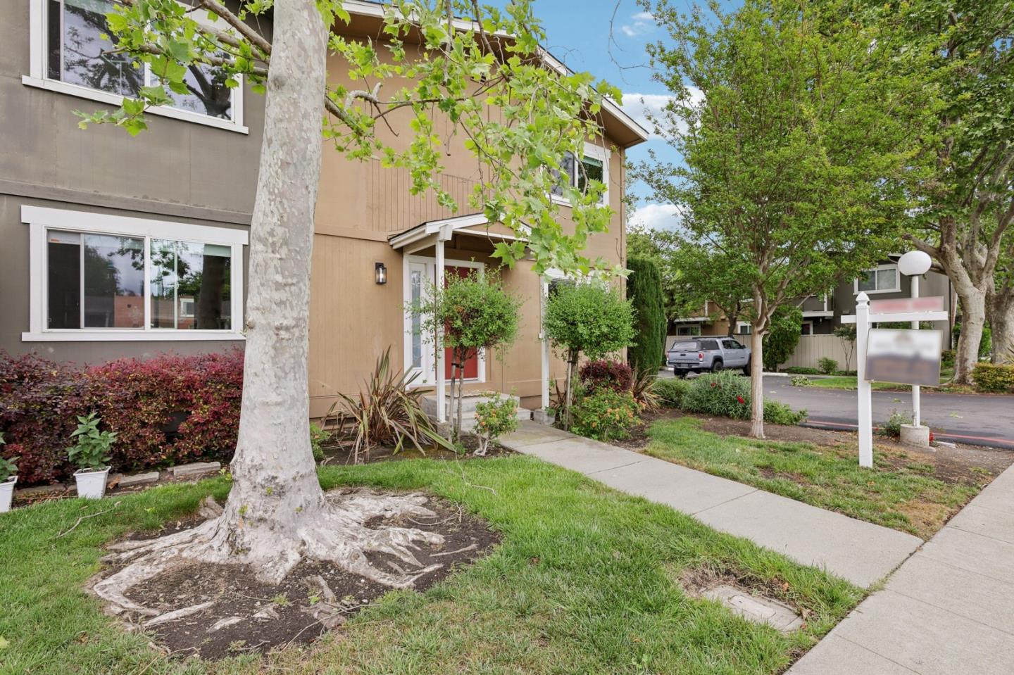 532 Tyrella Avenue 12