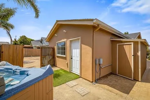 Monterey, California 93940, United States, 3 Bedrooms Bedrooms, ,2 BathroomsBathrooms,Residential,Active,175316