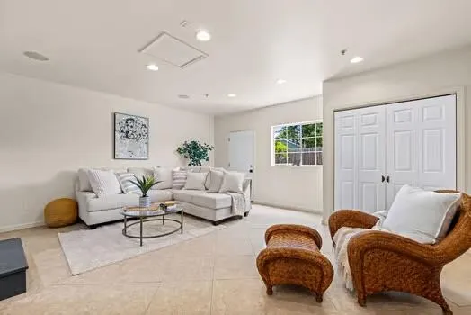 Monterey, California 93940, United States, 3 Bedrooms Bedrooms, ,2 BathroomsBathrooms,Residential,Active,175316