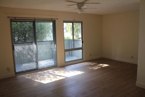 Photo of 109 Piccadilly Place #E, SAN BRUNO, CA 94066 (MLS # ML82029728)