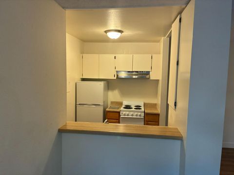 Tiny photo for 109 Piccadilly Place #E, SAN BRUNO, CA 94066 (MLS # ML82029728)