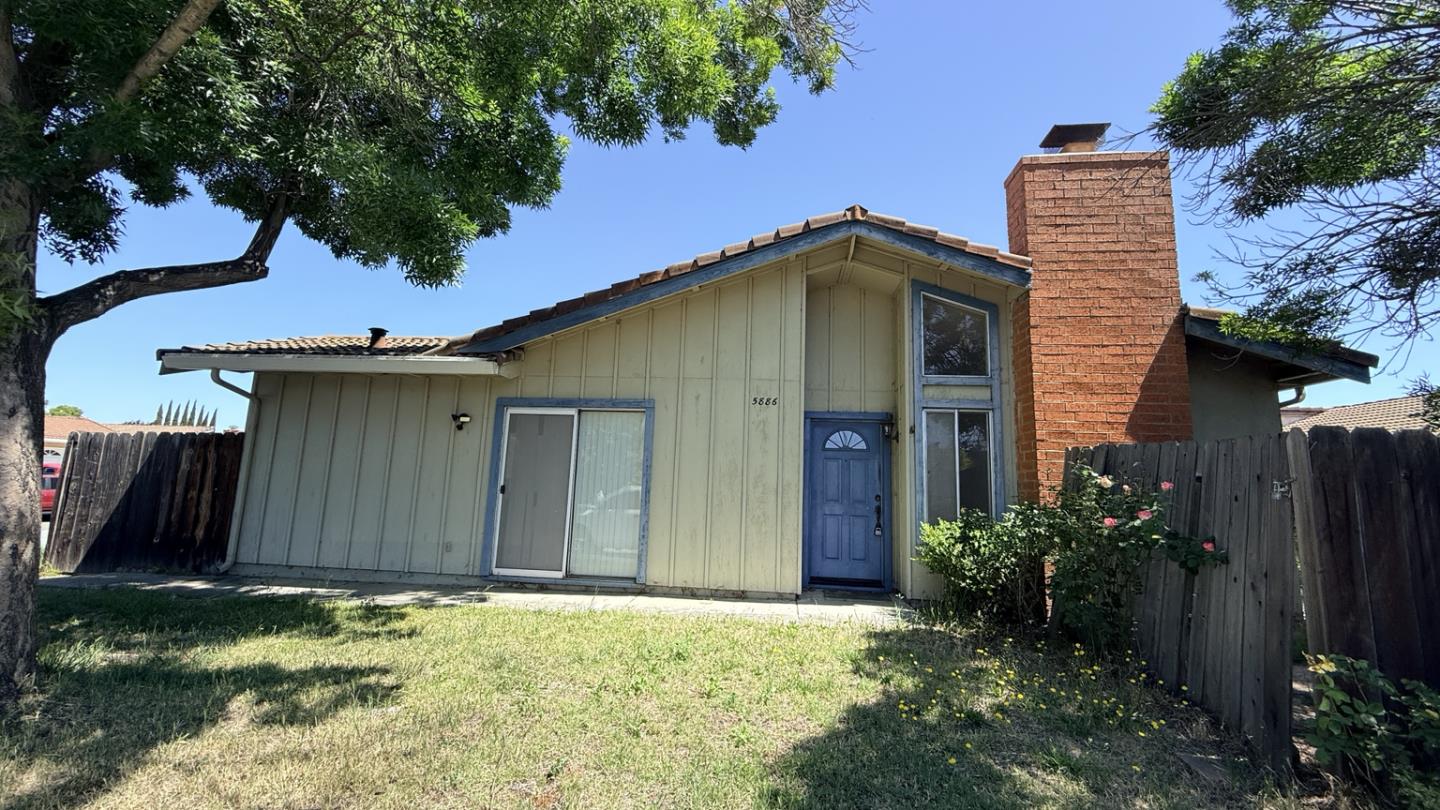 5886 Southwind Drive