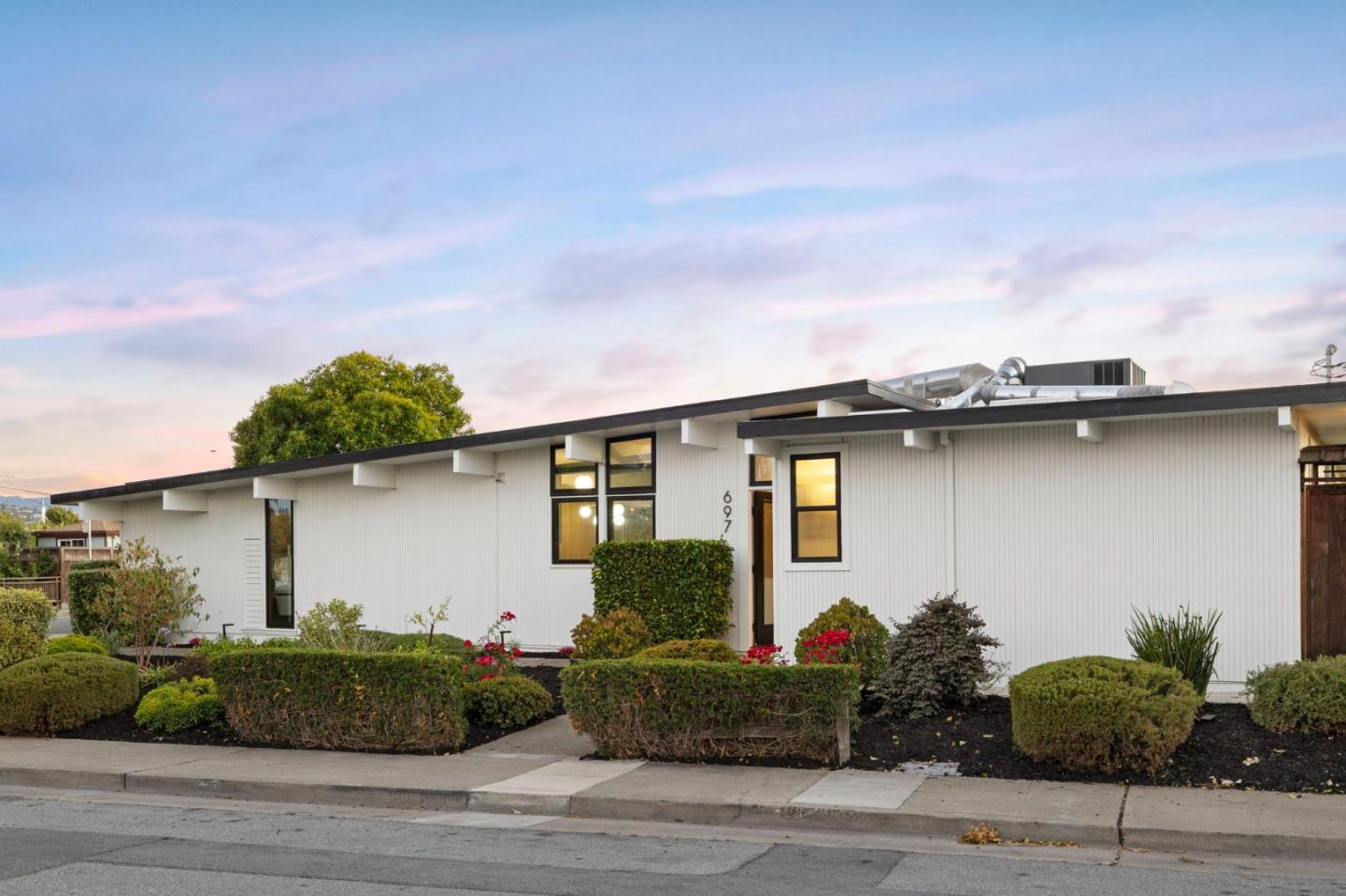 697 Vanessa Drive