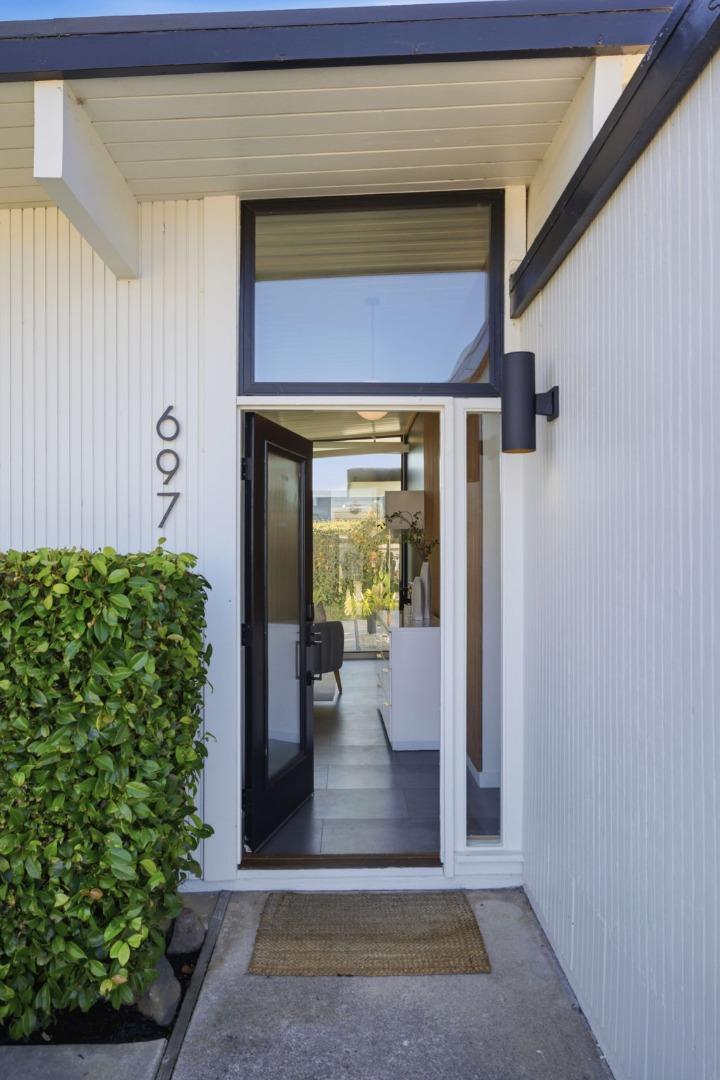 697 Vanessa Drive