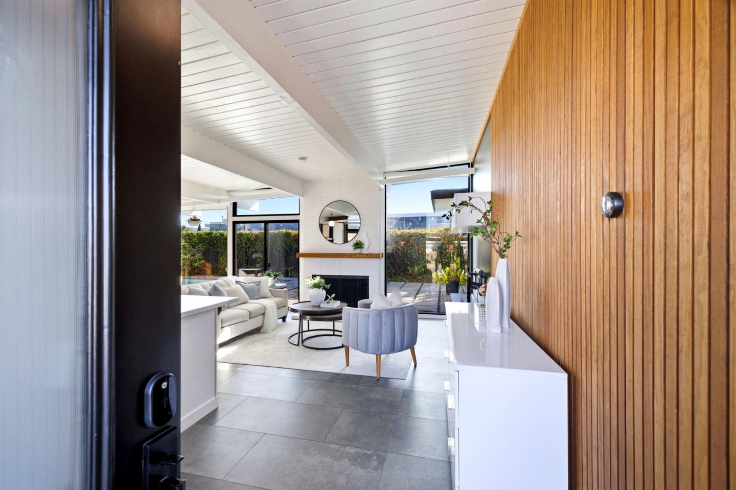 697 Vanessa Drive