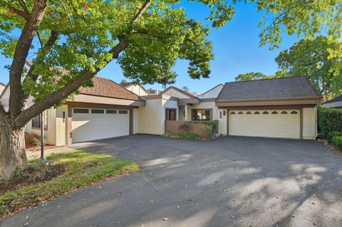 Photo of 6098 Montgomery Court, SAN JOSE, CA 95135 (MLS # ML82025299)