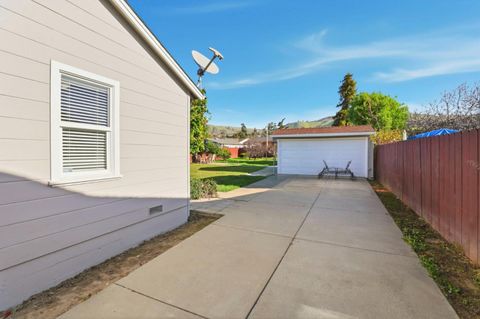 Tiny photo for 212 S Cragmont Avenue, SAN JOSE, CA 95127 (MLS # ML82034119)