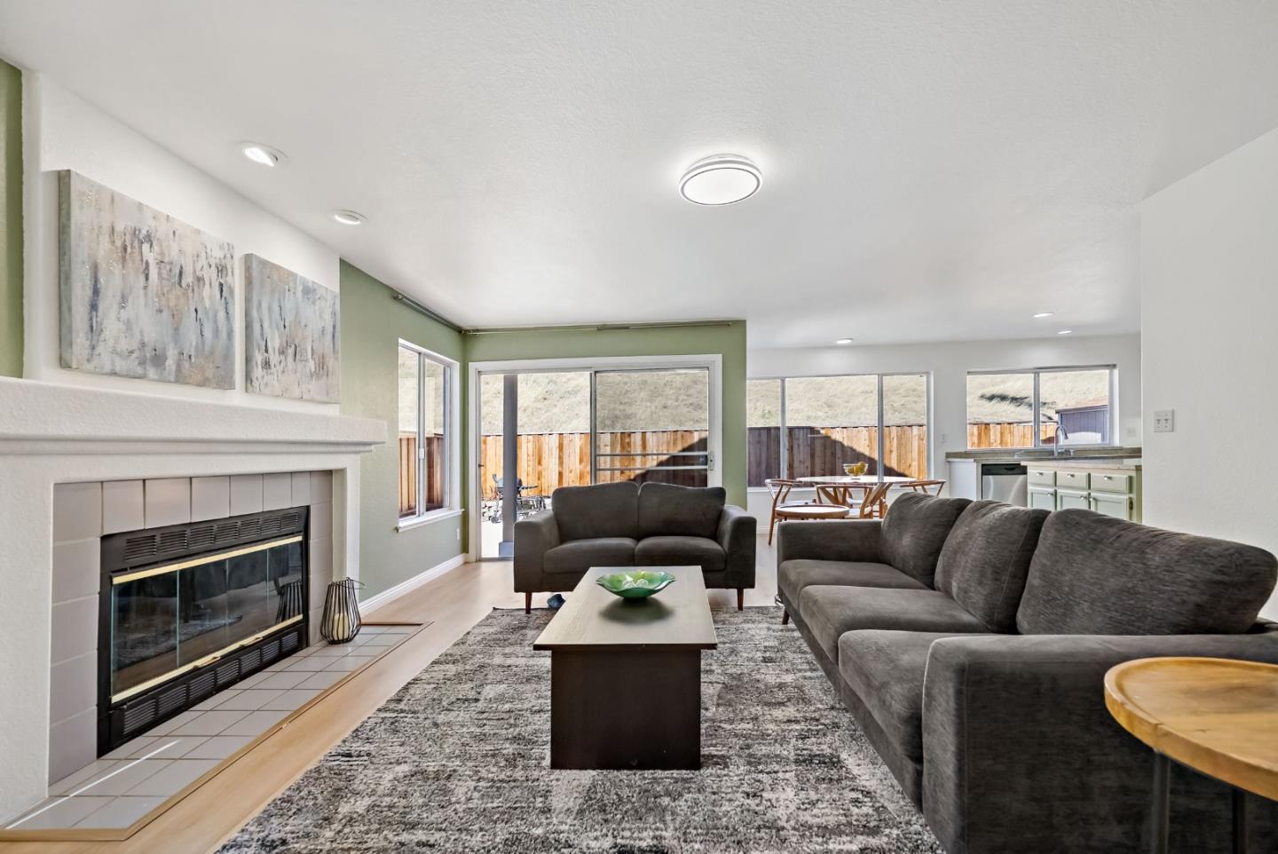 4054 Folsom Drive