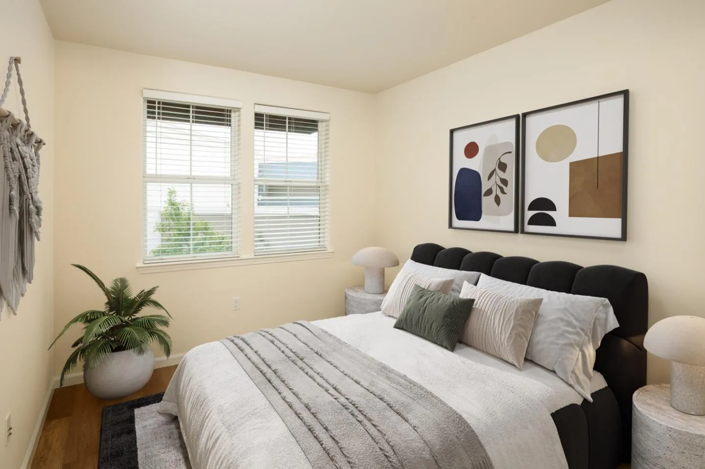 San Jose, California 95126, United States, 3 Bedrooms Bedrooms, ,2 BathroomsBathrooms,Residential,Contingent,114610