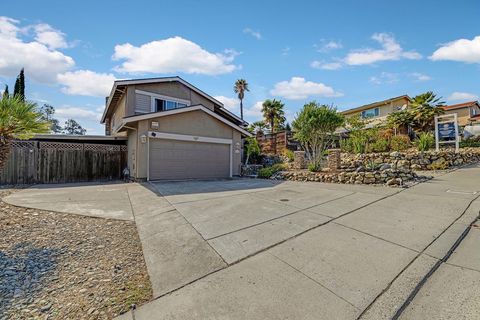 Tiny photo for 464 Archglen Way, SAN JOSE, CA 95111 (MLS # ML82025295)