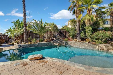 Tiny photo for 464 Archglen Way, SAN JOSE, CA 95111 (MLS # ML82025295)