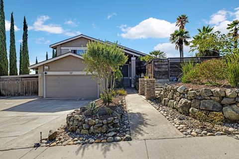Tiny photo for 464 Archglen Way, SAN JOSE, CA 95111 (MLS # ML82025295)