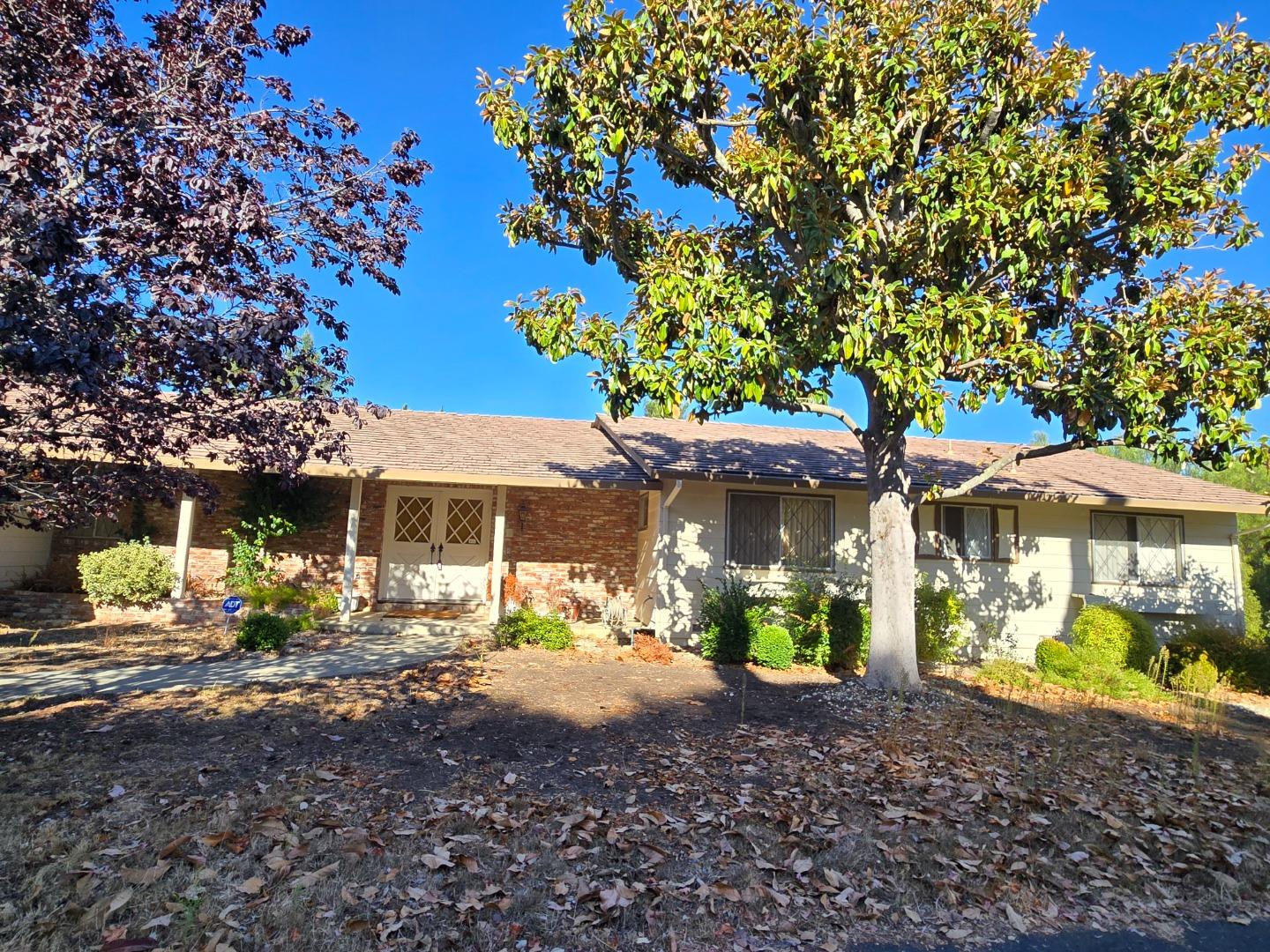 12130 Foothill Lane