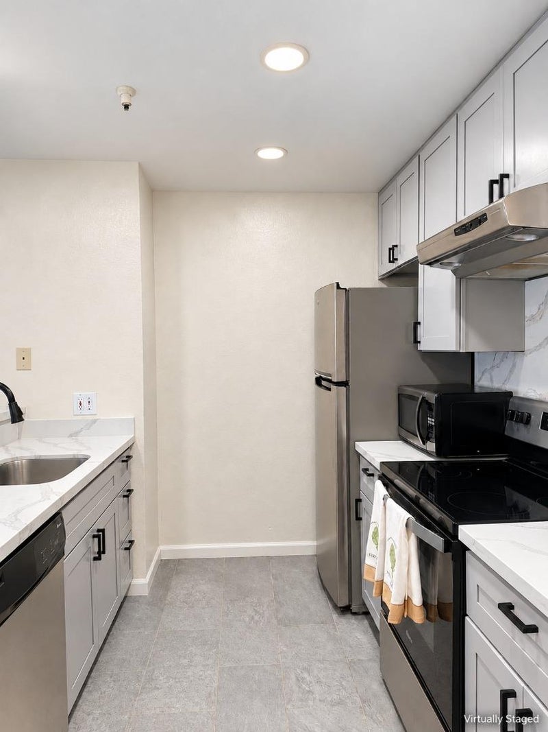 1201 Glen Cove Parkway 1210