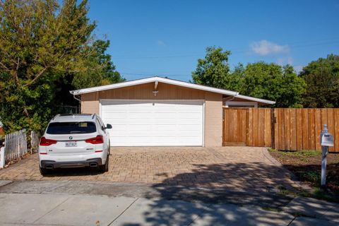 Photo of 1177 Redrock Court, SUNNYVALE, CA 94089 (MLS # ML82042206)