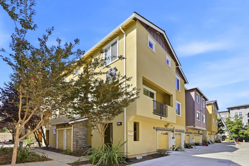 1513 Coyote Creek Way