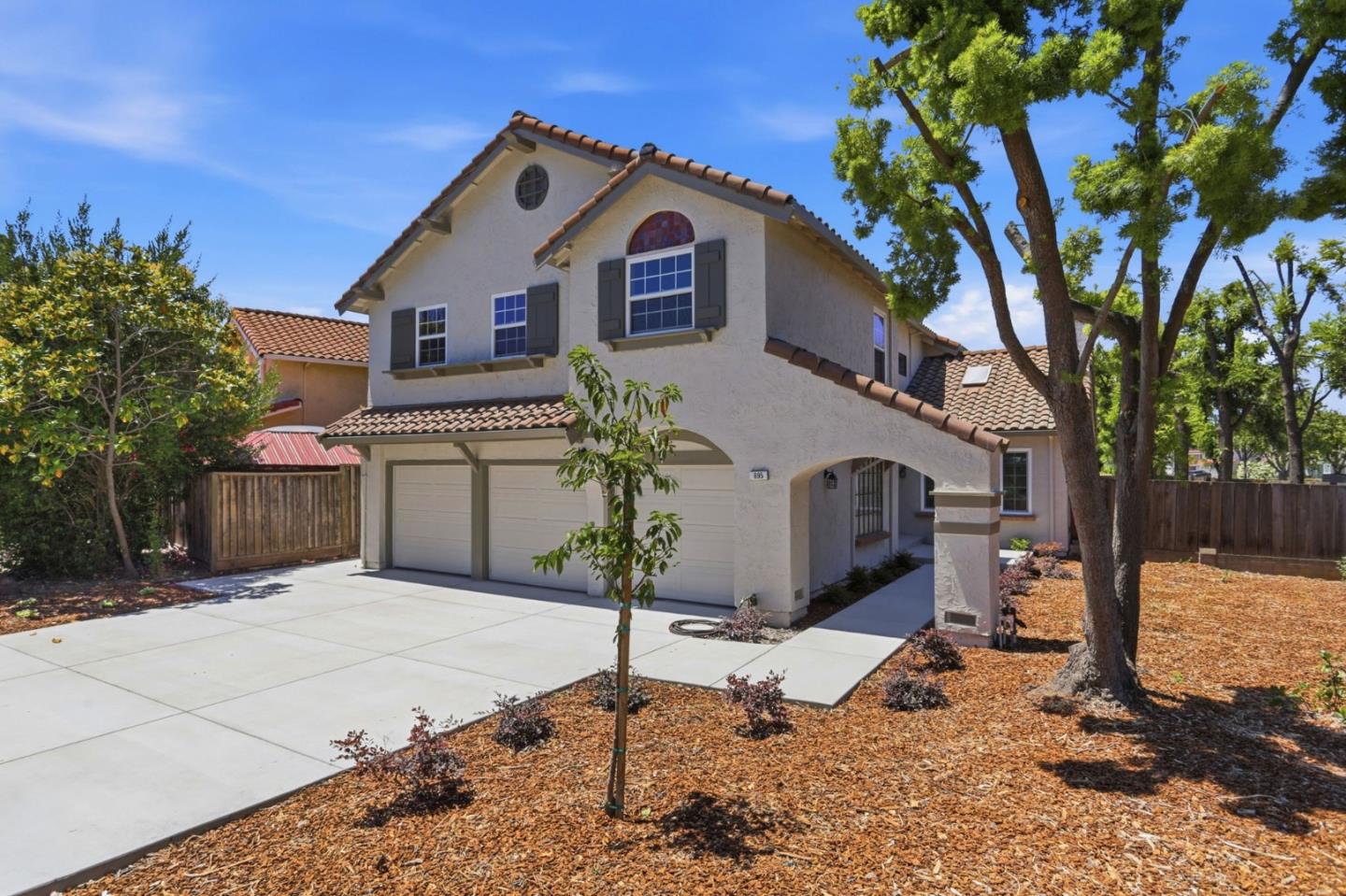 895 Del Vaile Court